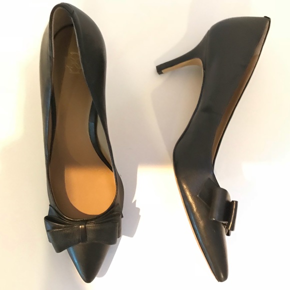 Ann Taylor Shoes - Ann Taylor Bow Pumps